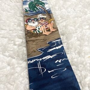 EUC | Santa and Mrs Claus on vacation